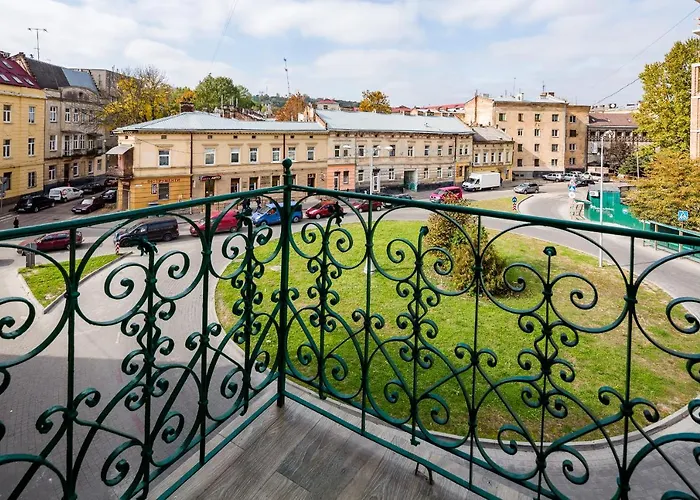 LEOGRAND Premier Apartment
